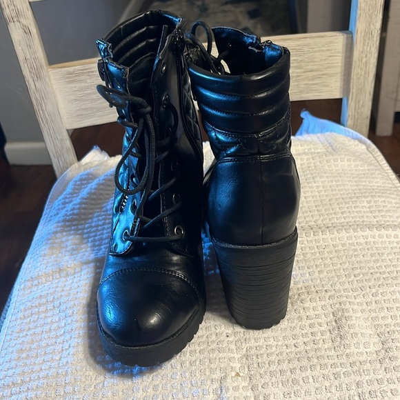 Size 6 1/2 M Rampage side sipper high heel lace up boots. - Picture 4 of 4